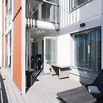 Large 3br For 10 Sauna Park View Near Center شقة