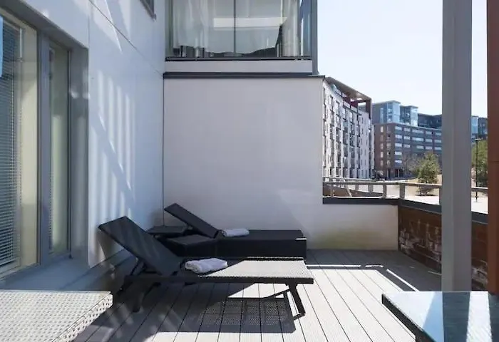 Large 3br For 10 Sauna Park View Near Center * Helsinki